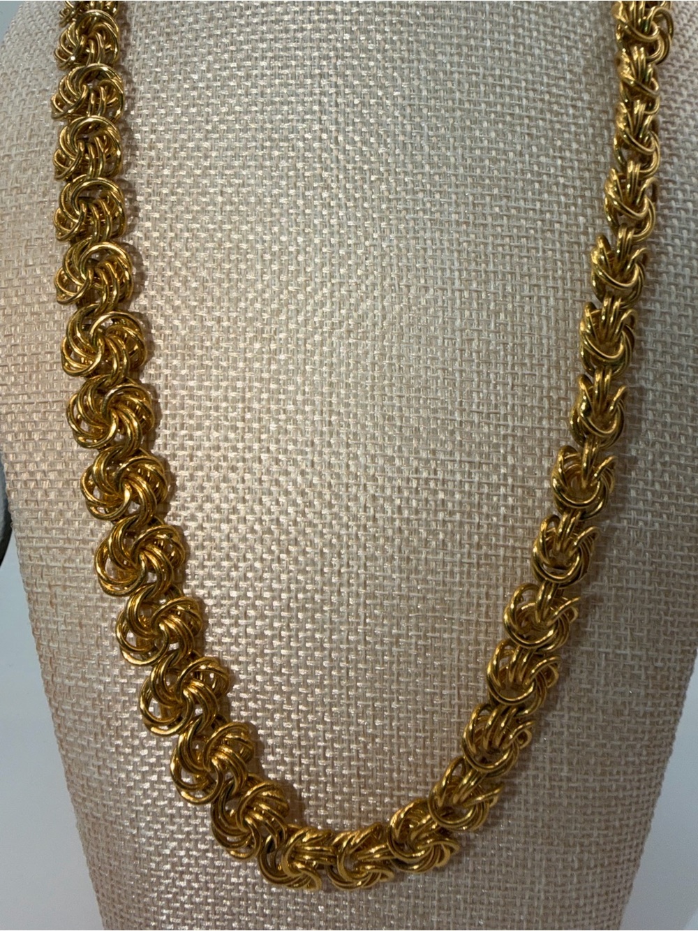 Vintage Napier Gold-Tone Interlocking Knot Link Necklace, Chunky Statement Chain - Picture 5 of 5